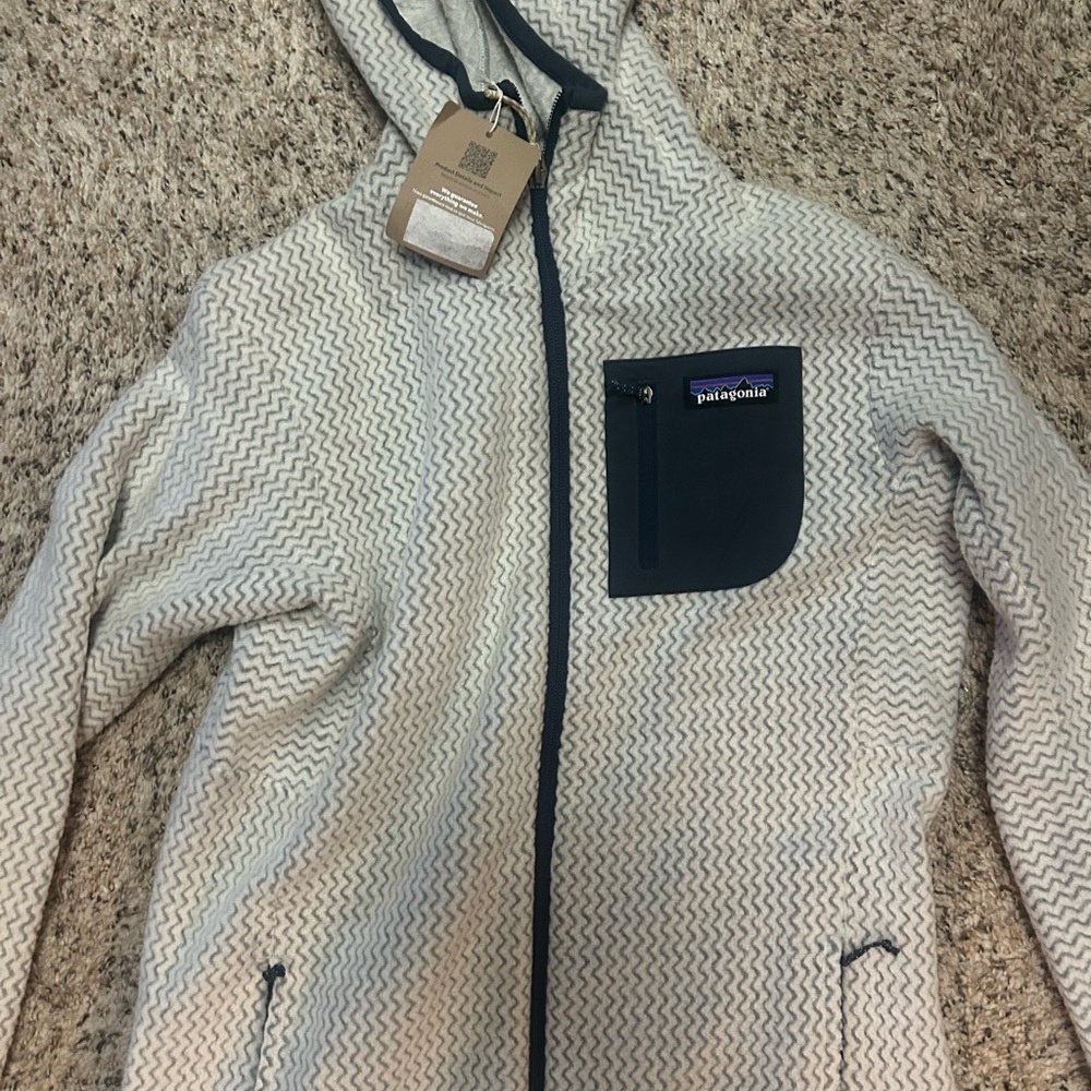 Women’s Patagonia R1 Air Fleece Cream and Blue Jacket